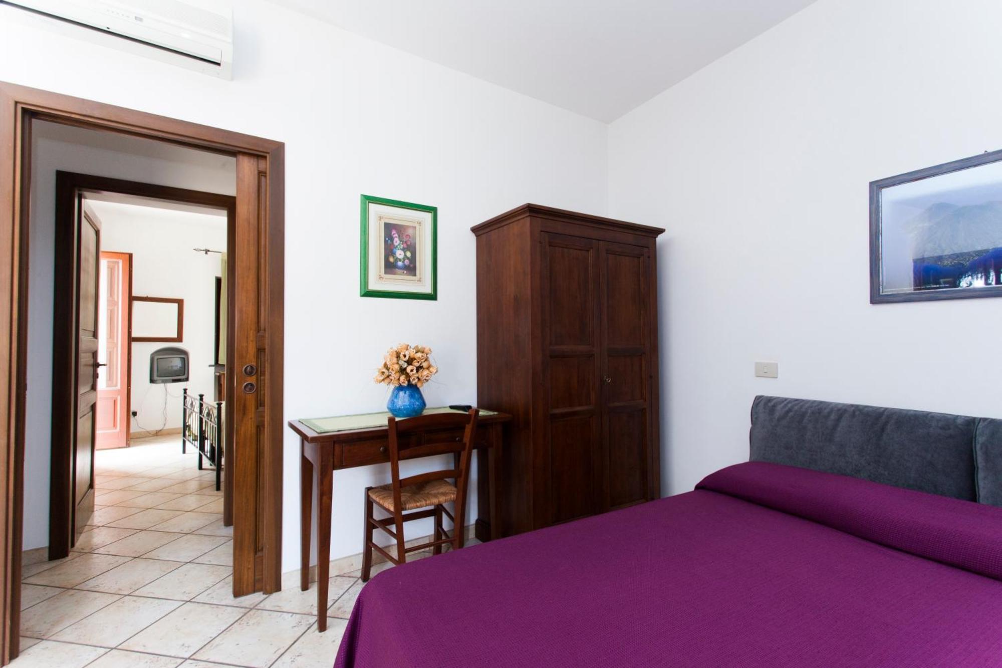 Marina Corta Aparthotel